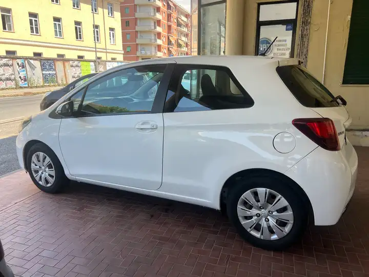 2010 TOYOTA YARIS 1.0 LHD