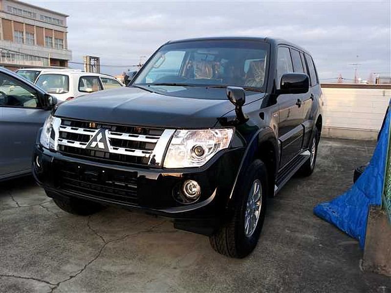 Buy 2013 MITSUBISHI PAJERO RHD