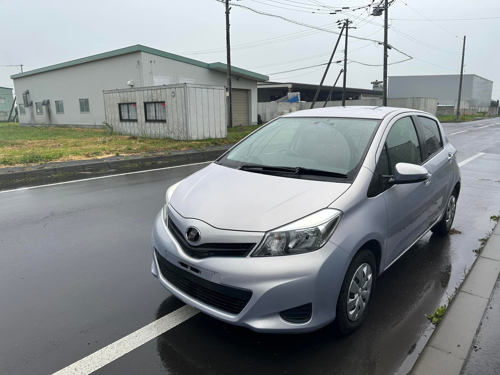 2014 TOYOTA VITZ F SMILE EDITION RHD