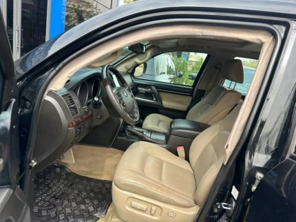 2015 TOYOTA LAND CRUISER V8 RHD - Image 3